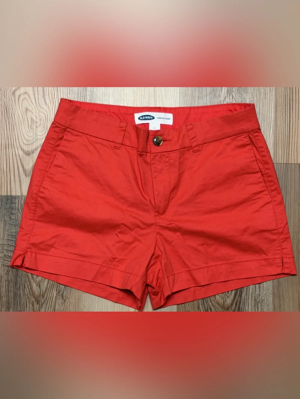 Old Navy Everyday Shorts Women’s Size 4 Red Chino Mid Rise Stretch Summer